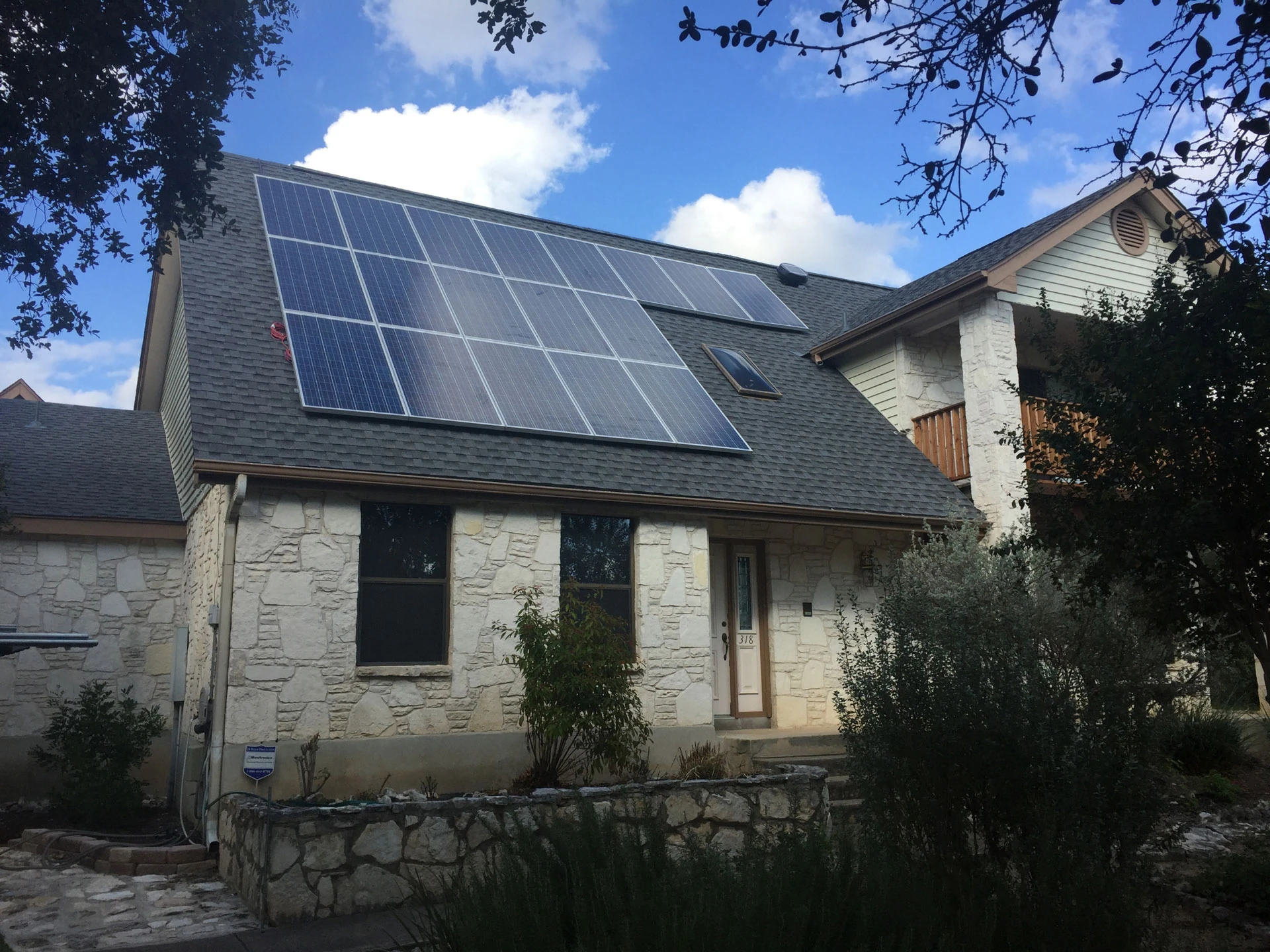 A completed Advanced Solar rooftop installation on a South Texas home